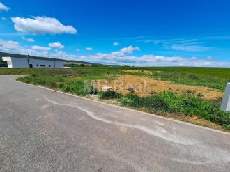 ROZHANOVCE - lukratívne stavebné pozemky  607 m2, 758 m2