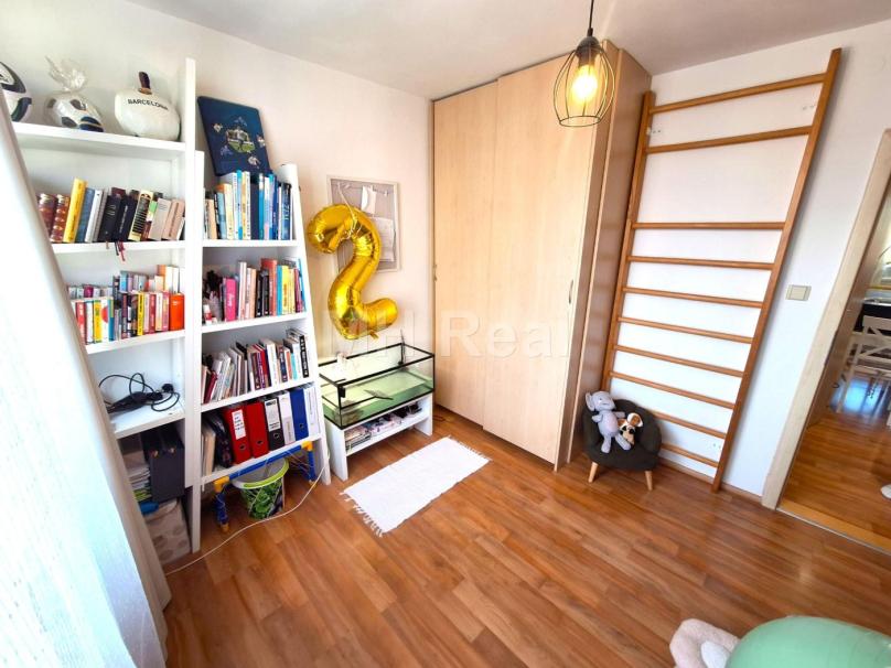 ROSNÁ - Juh Kompletne zrek. 4 iz. byt v blízkosti Centra mesta ROSNÁ - Juh Kompletne zrek. 4 iz. byt v blízkosti Centra mesta